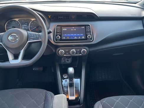 Used 2018 Nissan Kicks S image 10