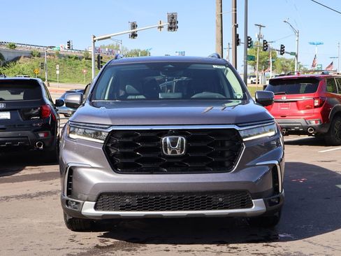 Certified 2025 Honda Pilot Elite image 2
