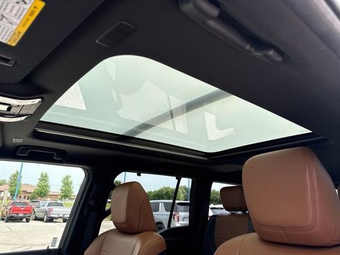 Used 2024 Lexus GX 550 w/ Accessory Package (2T) AWD/4WD image 40