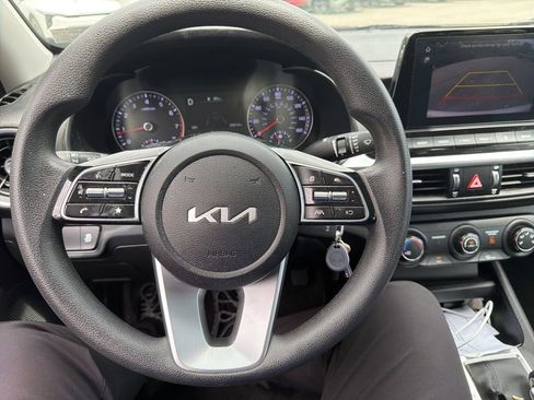 Certified 2023 Kia Forte LXS w/ LXS Technology Package FWD image 16