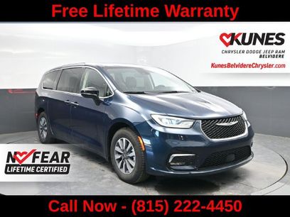 Used 2024 Chrysler Pacifica Limited