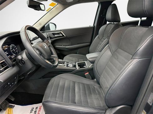 Used 2024 Mitsubishi Outlander 4WD Plug-In Hybrid image 12