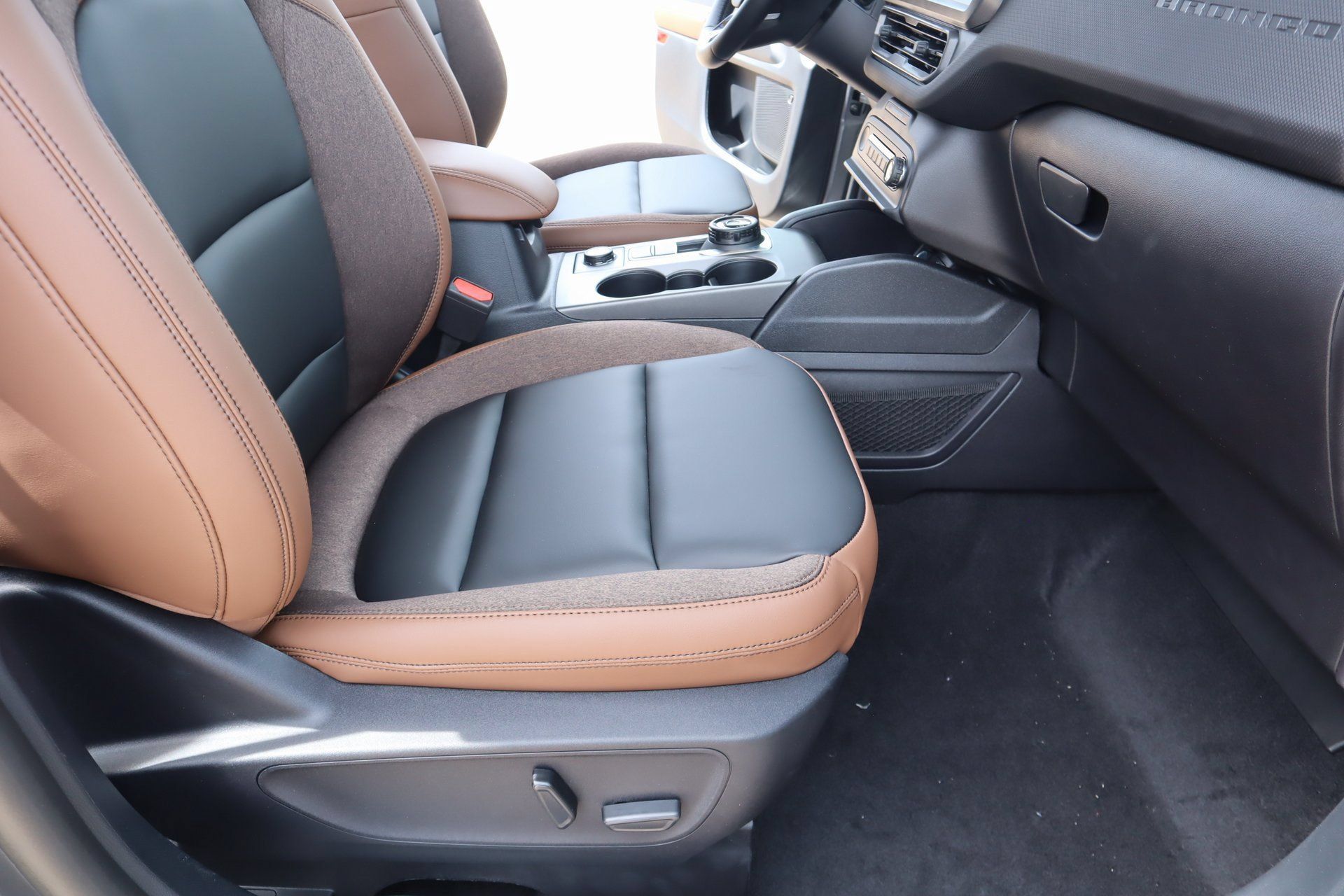New 2025 Ford Bronco Sport Outer Banks w/ Outer Banks Tech Package+ AWD/4WD image 14
