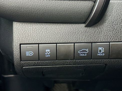 Used 2019 Toyota Camry LE image 17