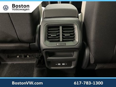 New 2026 Volkswagen Taos SE image 22