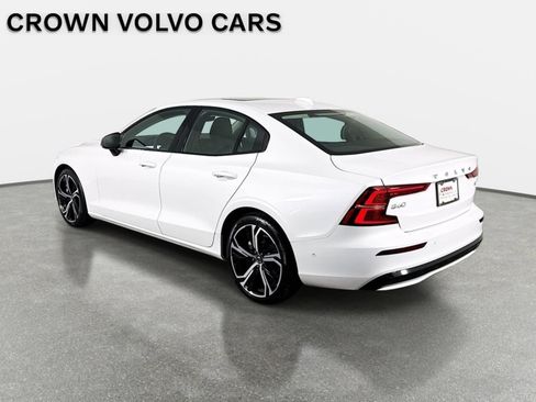 Used 2025 Volvo S60 B5 Plus FWD image 8