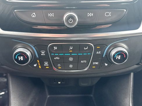 Certified 2021 Chevrolet Traverse LT image 32