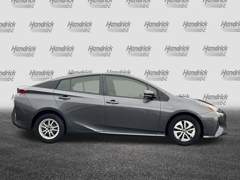 Used 2017 Toyota Prius Three image 3