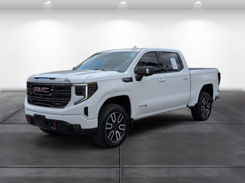 Used 2024 GMC Sierra 1500 AT4 w/ Technology Package AWD/4WD image 4
