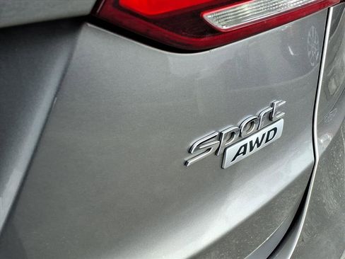 Used 2018 Hyundai Santa Fe Sport image 11