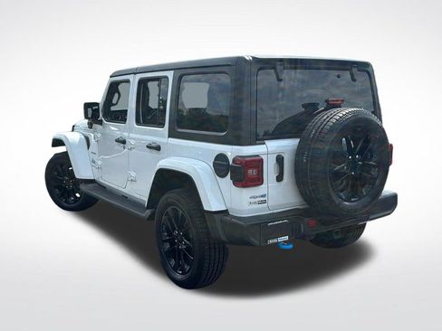 Used 2023 Jeep Wrangler Unlimited Sahara w/ Cold Weather Group AWD/4WD image 5