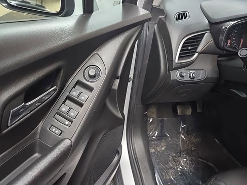 Used 2022 Chevrolet Trax LT w/ Driver Confidence Package image 27