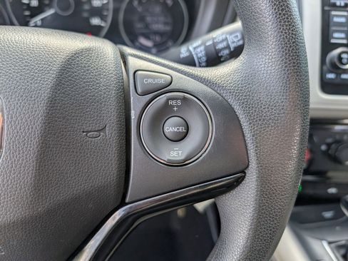 Used 2022 Honda HR-V LX image 19