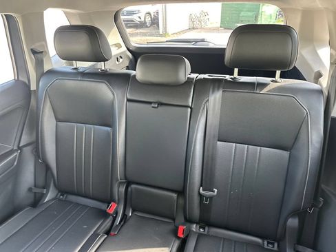 Used 2023 Volkswagen Tiguan SE AWD/4WD image 19