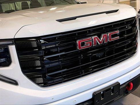 Used 2025 GMC Sierra 1500 Elevation w/ Elevation Premium Package AWD/4WD image 33