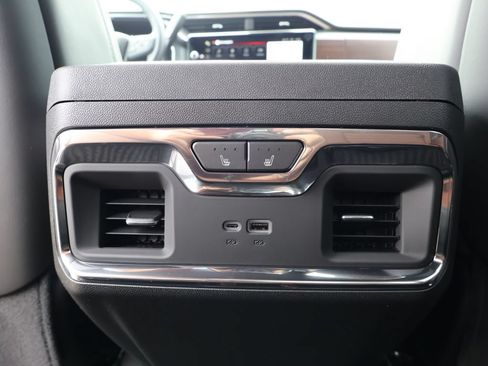 New 2026 GMC Sierra 3500 Denali Ultimate w/ LPO, Black Badging Package AWD/4WD image 32