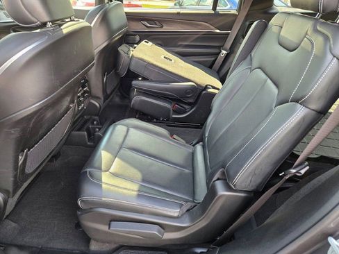 Used 2021 Jeep Grand Cherokee L Overland w/ Advanced Protech Group III image 18