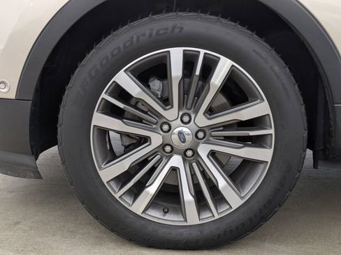 Used 2017 Ford Explorer Platinum image 9