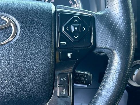 Used 2022 Toyota 4Runner TRD Off-Road Premium AWD/4WD image 54