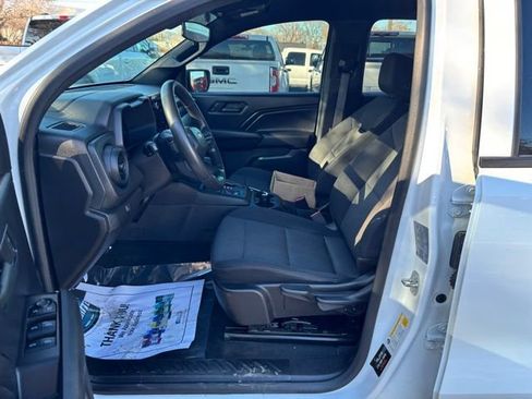 Used 2023 Chevrolet Colorado W/T image 15