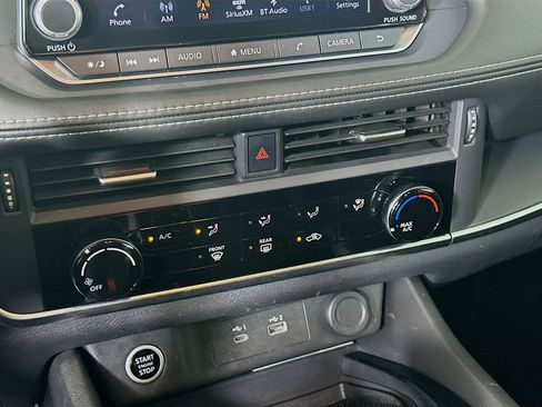 Used 2023 Nissan Rogue S image 23