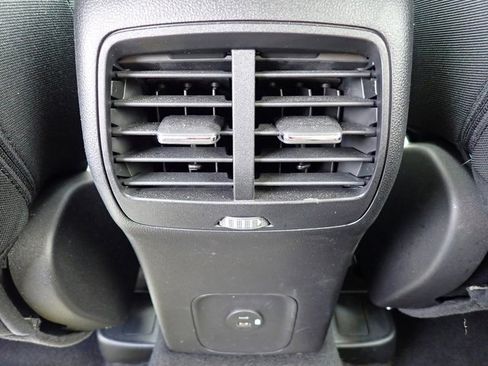 Used 2022 Ford Escape SE w/ Cold Weather Package image 18