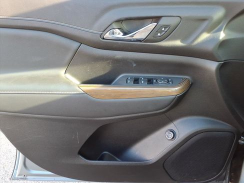 Used 2023 GMC Acadia SLE w/ Driver Convenience Package image 22