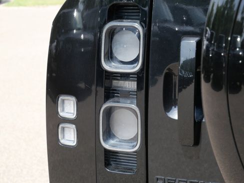 Used 2024 Land Rover Defender 130 V8 AWD/4WD image 11