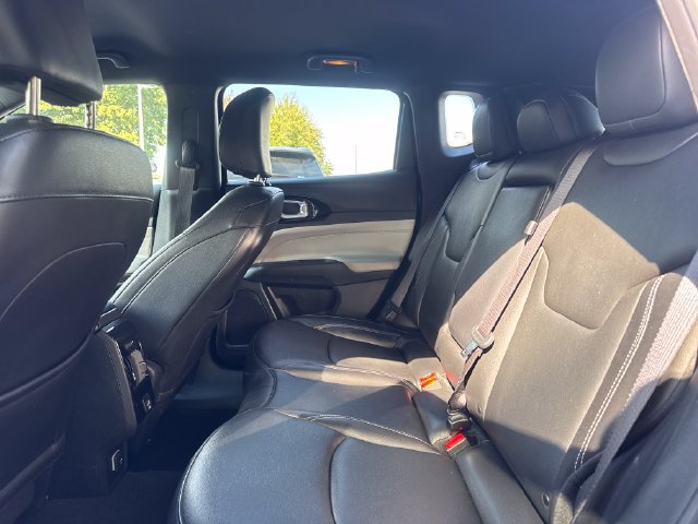 Used 2025 Jeep Compass Limited AWD/4WD image 11
