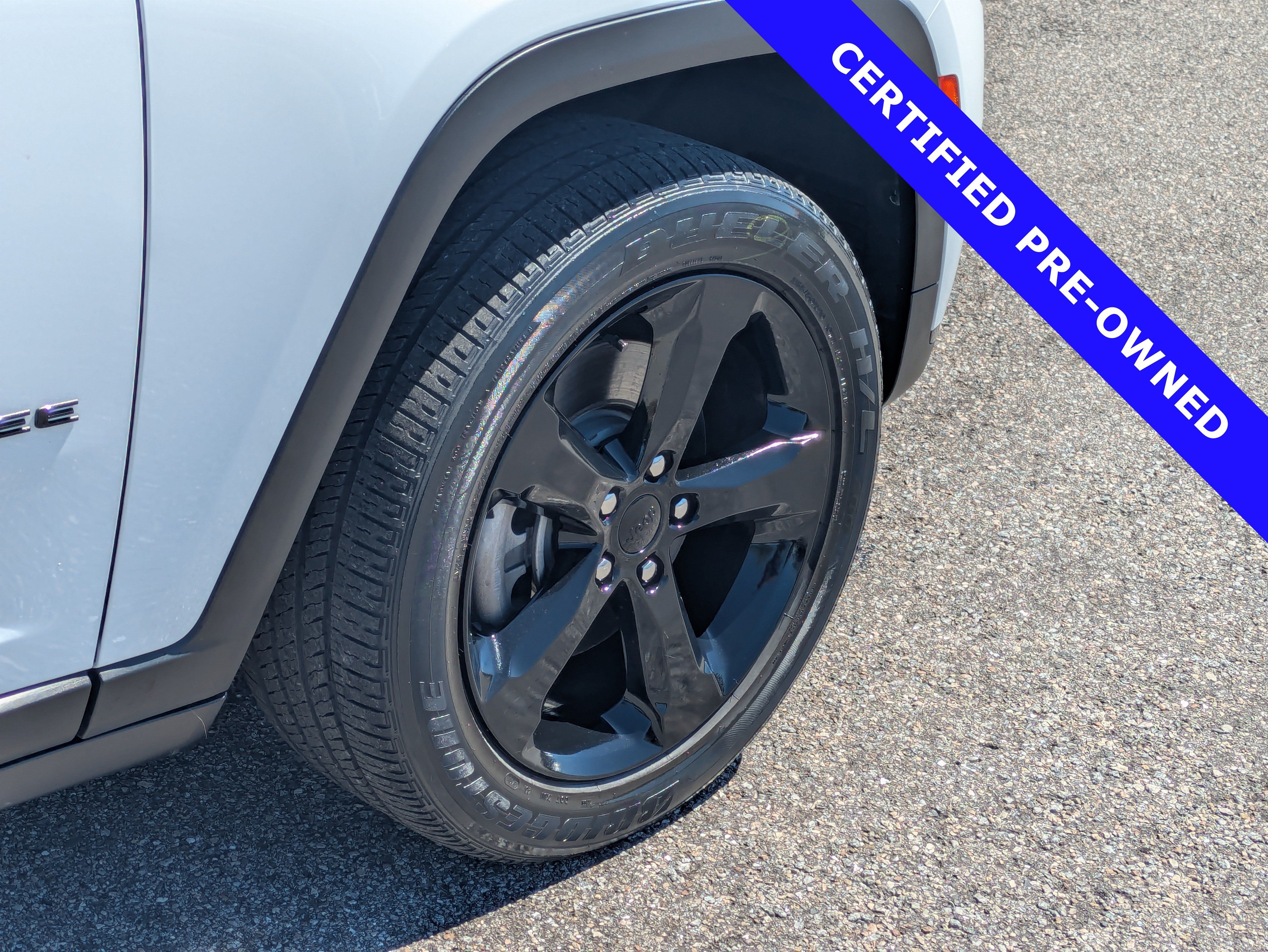 Used 2021 Jeep Grand Cherokee L Laredo RWD image 12