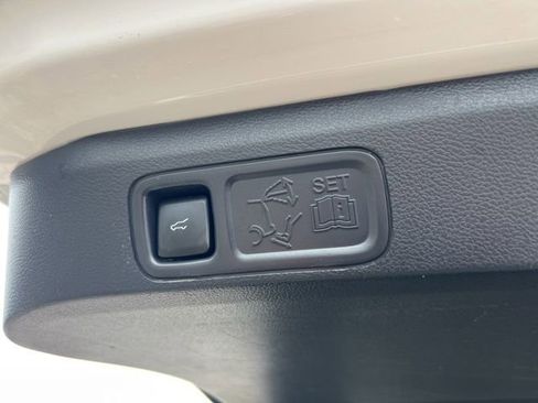 Certified 2023 Ford Expedition Limited image 27