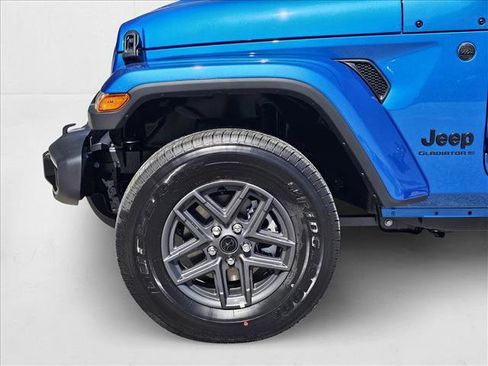 New 2025 Jeep Gladiator Sport image 10
