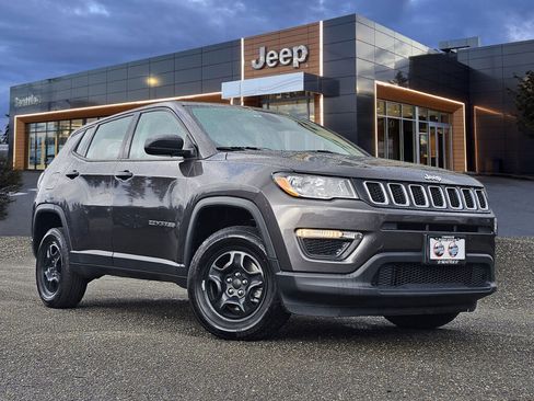 Used 2018 Jeep Compass Sport image 1