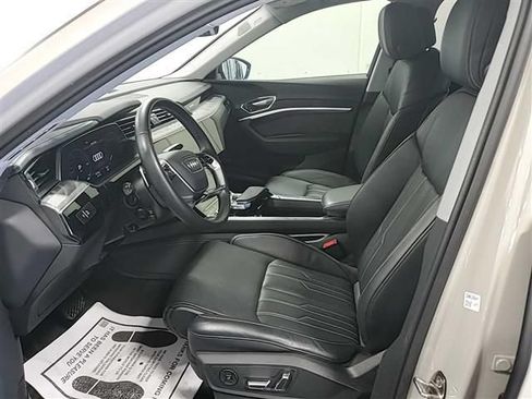Used 2021 Audi e-tron Prestige w/ Prestige Package AWD/4WD image 2