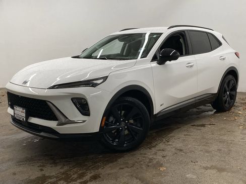 Used 2025 Buick Envision Sport Touring image 1