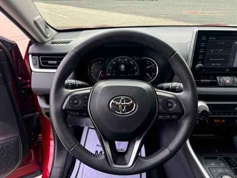 Used 2020 Toyota RAV4 Limited image 19
