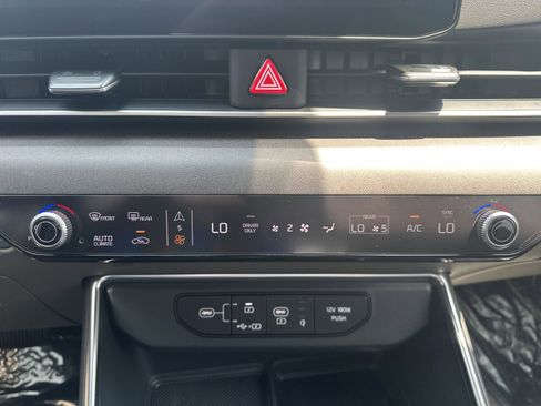 New 2025 Kia Carnival SX FWD image 23