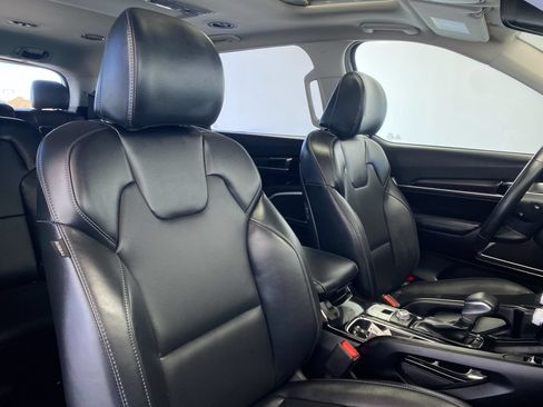 Certified 2024 Kia Telluride S w/ S Sunroof Package FWD image 32