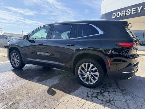 Used 2025 Buick Enclave Preferred image 8