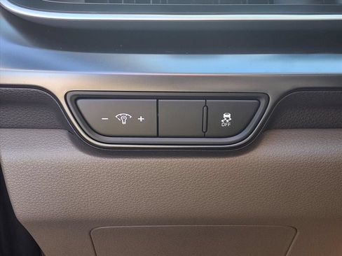 Used 2026 Kia Carnival FWD image 10