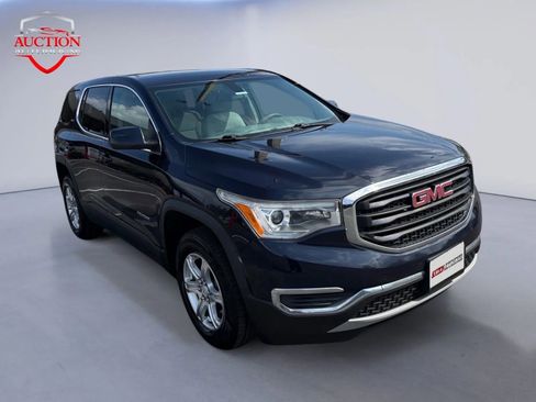 Used 2017 GMC Acadia SLE image 2