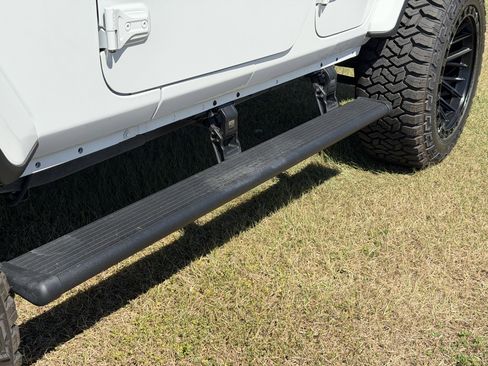 Used 2024 Jeep Wrangler Sahara w/ Safety Group image 13