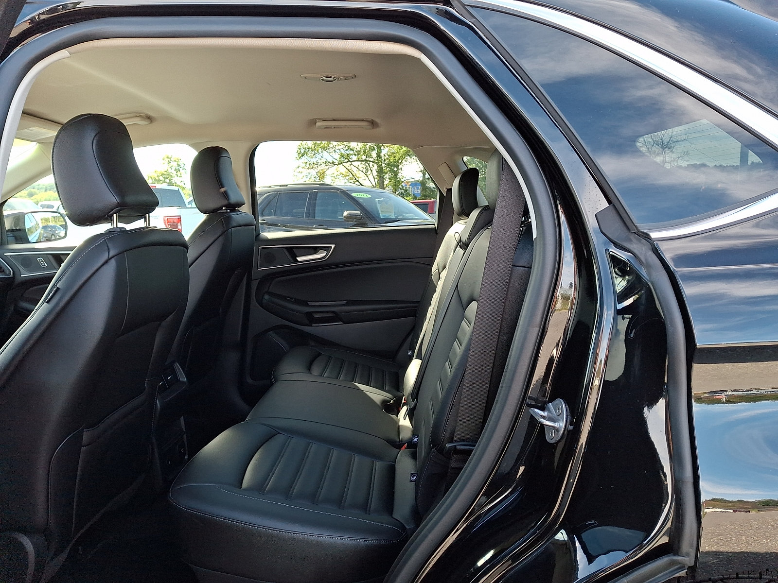 Used 2024 Ford Edge SEL w/ Convenience Package AWD/4WD image 11