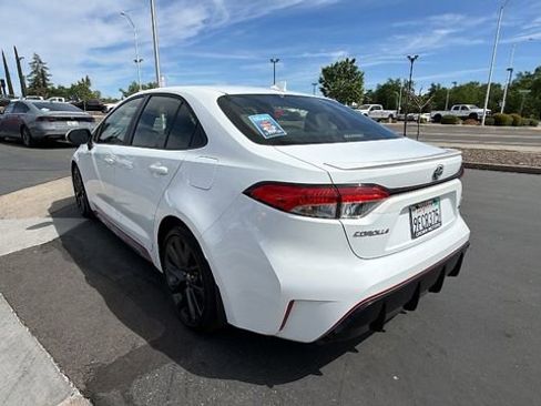 Used 2023 Toyota Corolla SE w/ SE Package image 6