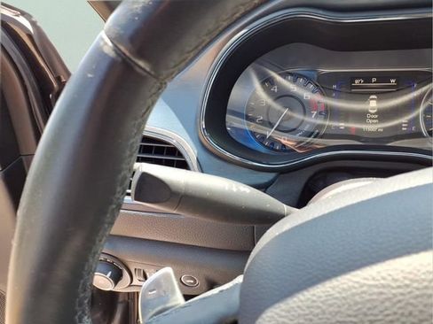 Used 2015 Chrysler 200 S FWD image 21