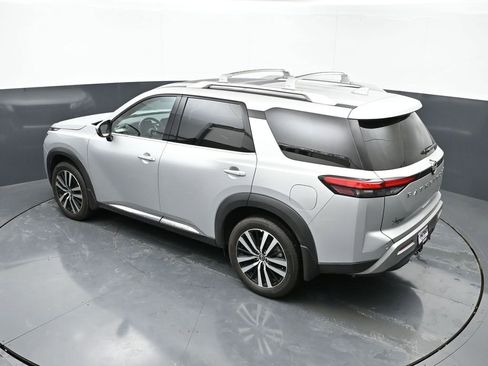 Used 2024 Nissan Pathfinder Platinum w/ Cargo Package AWD/4WD image 39
