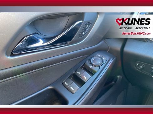 Used 2023 Chevrolet Traverse LT w/ LPO, Floor Liner Package image 33