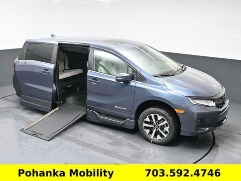 Used 2026 Honda Odyssey EX-L image 2