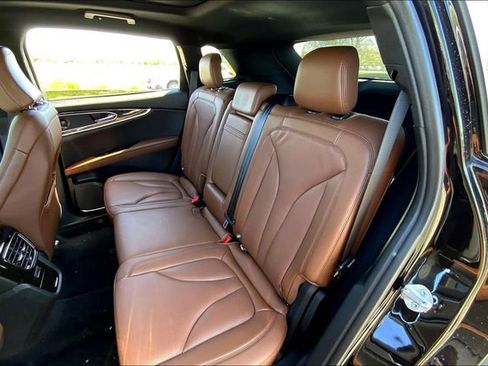 New 2022 Lincoln Nautilus Reserve image 10