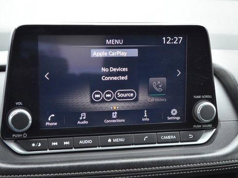 Used 2024 Nissan Rogue S image 32